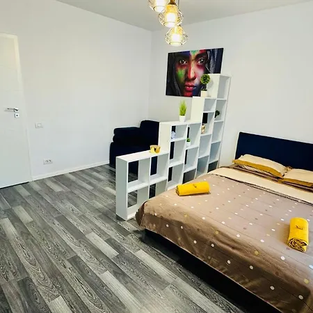 Apartment Chique Near Mall Plaza
