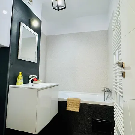 Chique Near Mall Plaza Apartment *