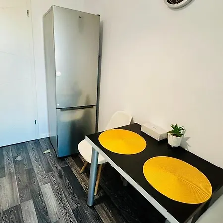 Apartment Chique Near Mall Plaza