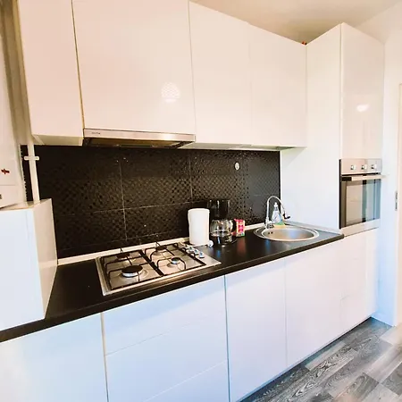 Apartment Chique Near Mall Plaza Bucharest