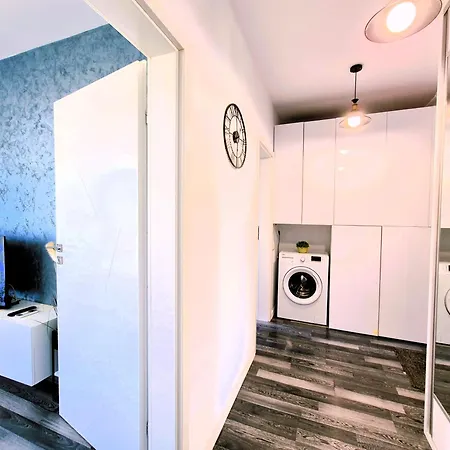 Apartment Chique Near Mall Plaza