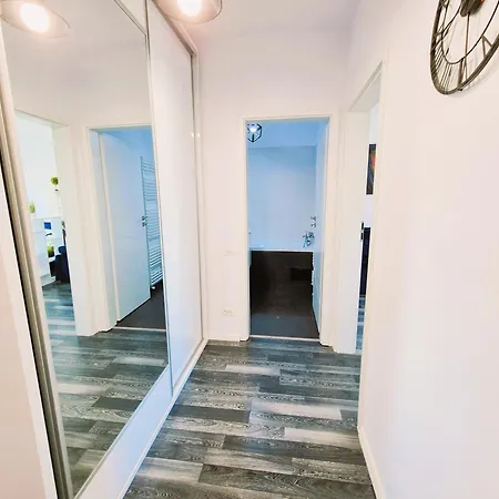 Apartment Chique Near Mall Plaza
