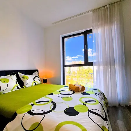 Apartment Chique Near Mall Plaza
