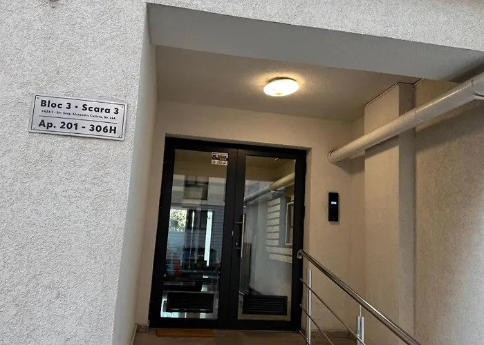 Chique Near Mall Plaza Apartman Bukarest