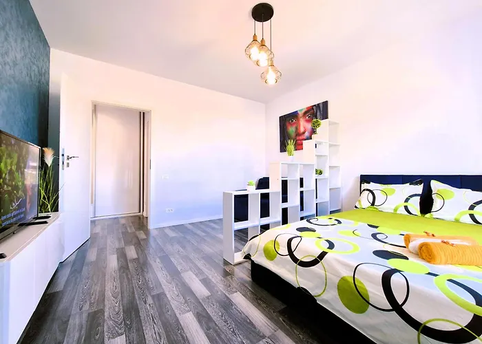 Chique Near Mall Plaza * ブカレスト