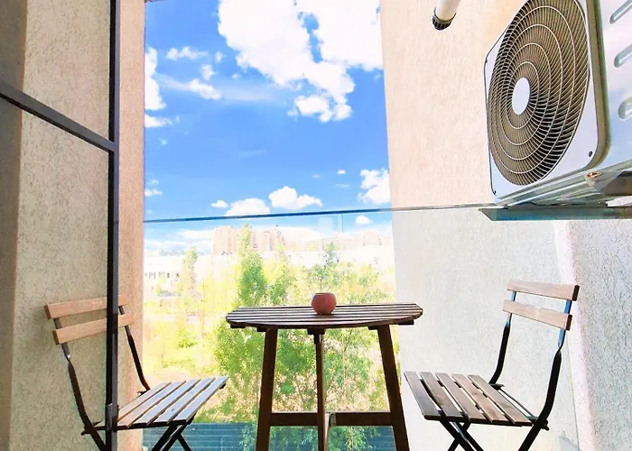 Chique Near Mall Plaza Бухарест