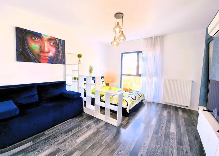 Chique Near Mall Plaza Apartman *