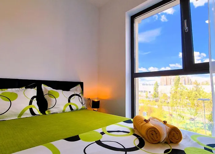 Chique Near Mall Plaza *