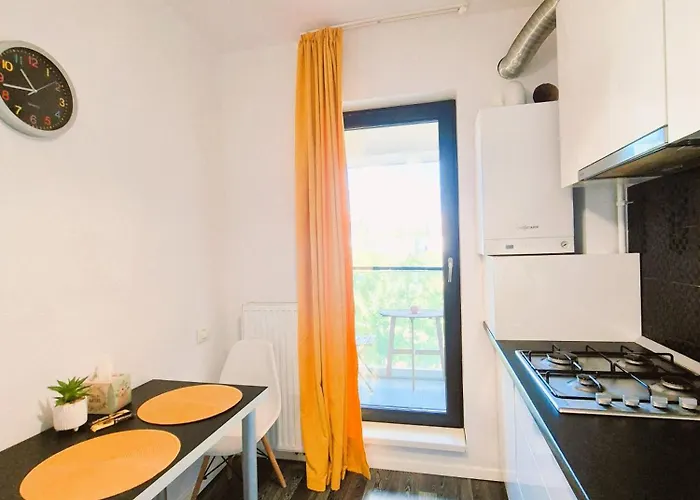 Chique Near Mall Plaza * Bükreş