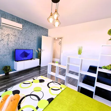 Chique Near Mall Plaza Διαμέρισμα